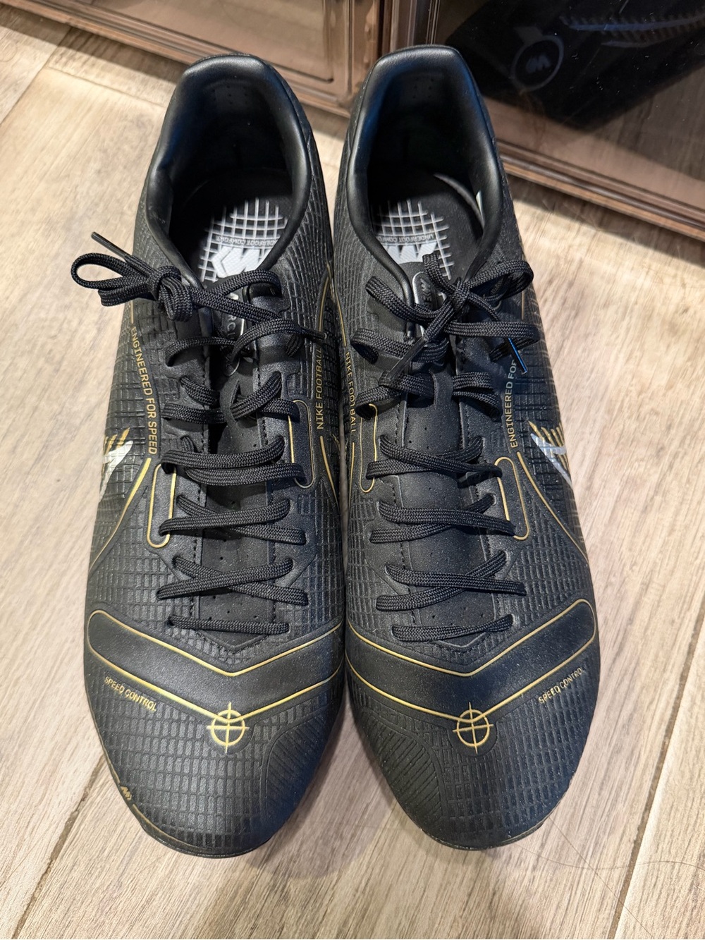 Men's Black Athletic Training Shoes with Gold soccer shoes